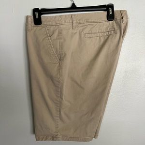 Liz Claiborne Women’s Khaki Shorts Size 14